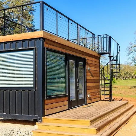 New Wilderness Hideout-Cozy Container Home